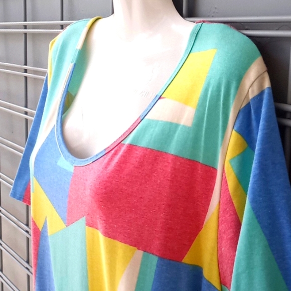 LLR Abstract Printed Perfect T Top-#0599 - Picture 10 of 14